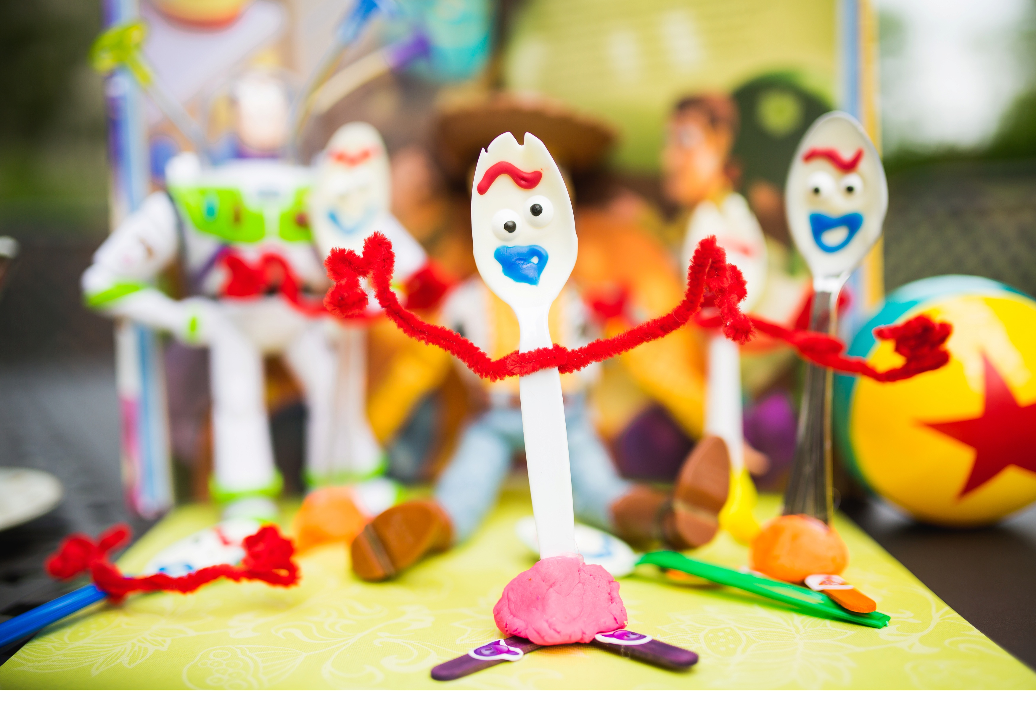 White Chocolate Forky Craft, Hot Chocolate stirrer, Forky project at home, disney at home, disney craft, magic for miles